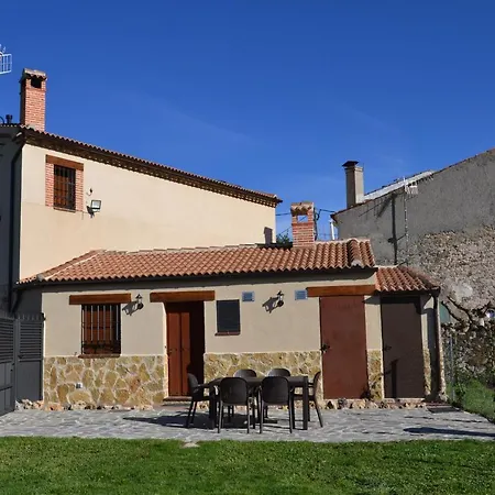 La Portada De Abajo Holiday home Gallegos